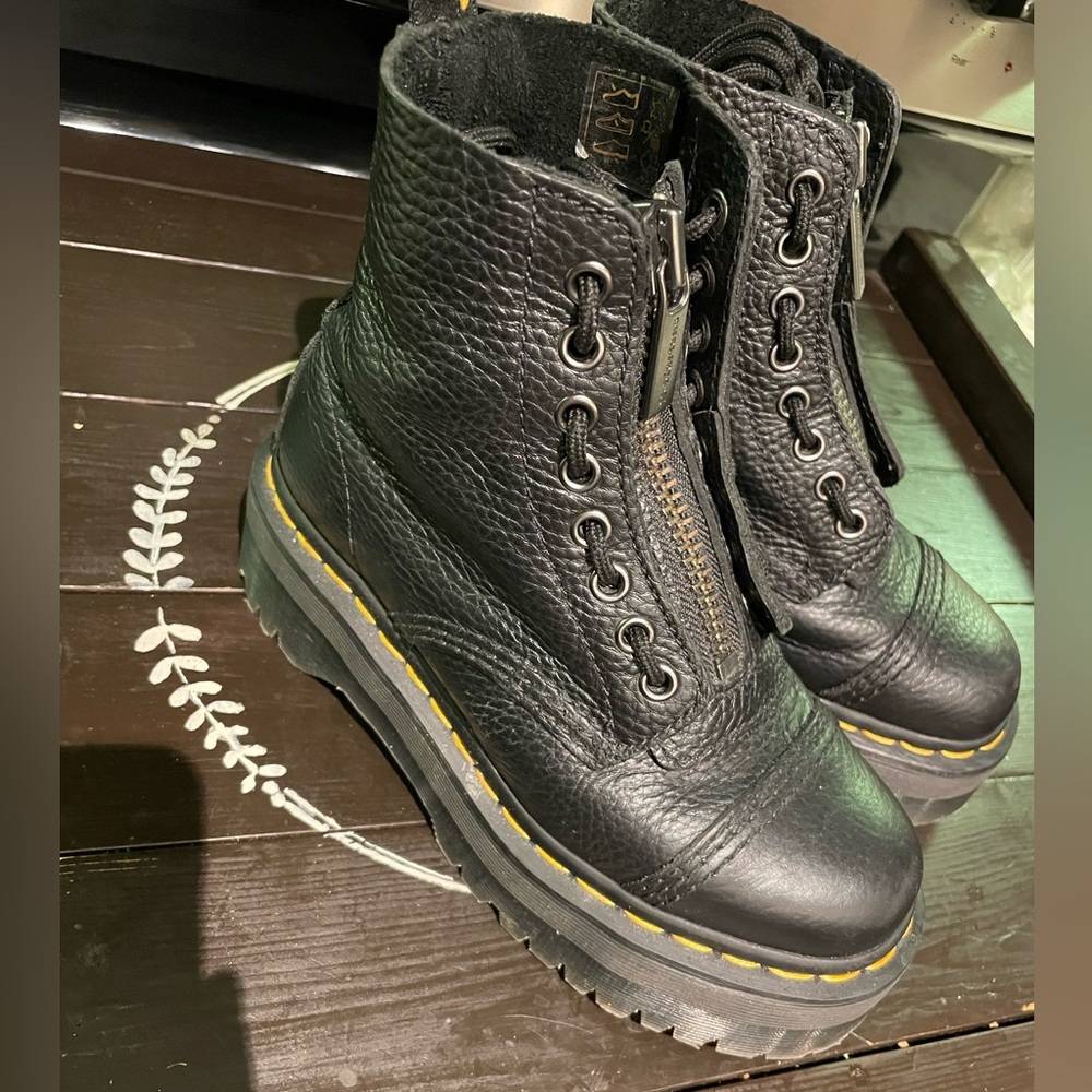 Dr Martens Sinclair milled.